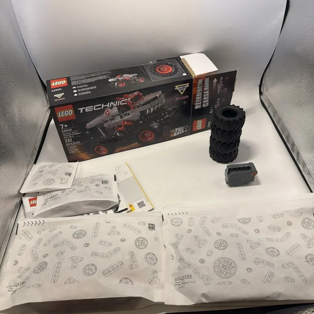 LEGO TECHNIC: Monster Jam Thunderroarus Pull-Back (42200) Open Box